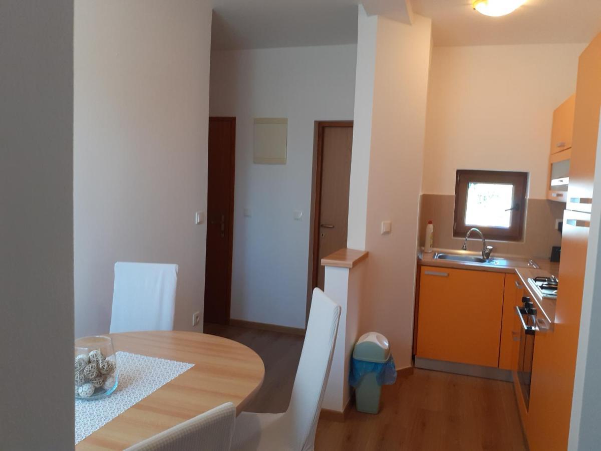 Апартаменты Apartman Paola Малинска Экстерьер фото
